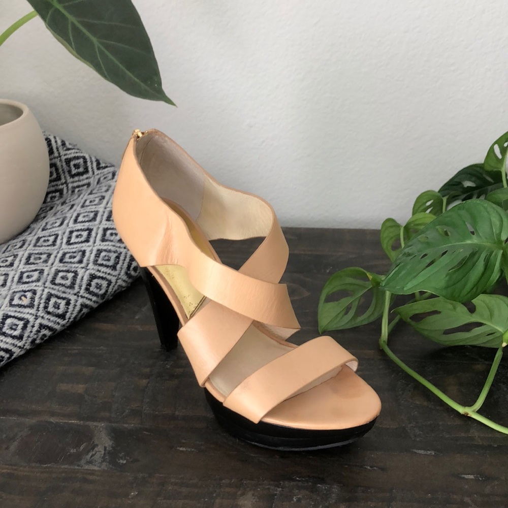 Michael Kors  Tan/Black Platform Heels - Picture 5 of 8